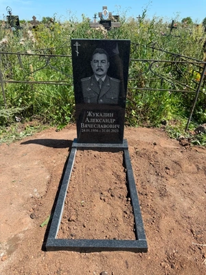 Стандартный памятник AZ18 1000х500х60 мм на могилу