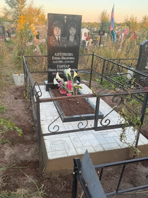 Памятник с тротуарной плиткой B19 120х50х8 мм