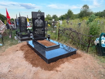 Эксклюзивный памятник CW20 1200х600х80 мм